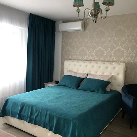 Tudor Apartment Brăila Eksteriør bilde